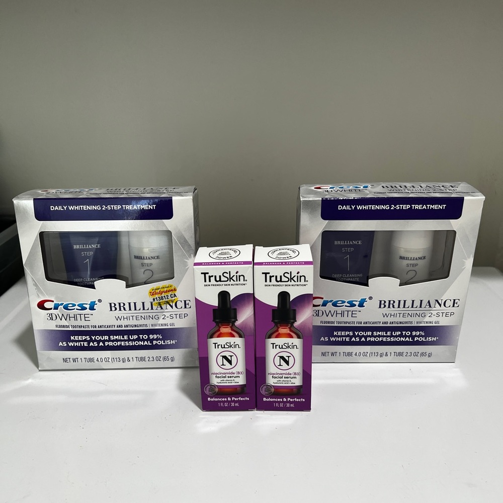 Crest 3D White Brilliance Whitening Kit with TruSkin Serum